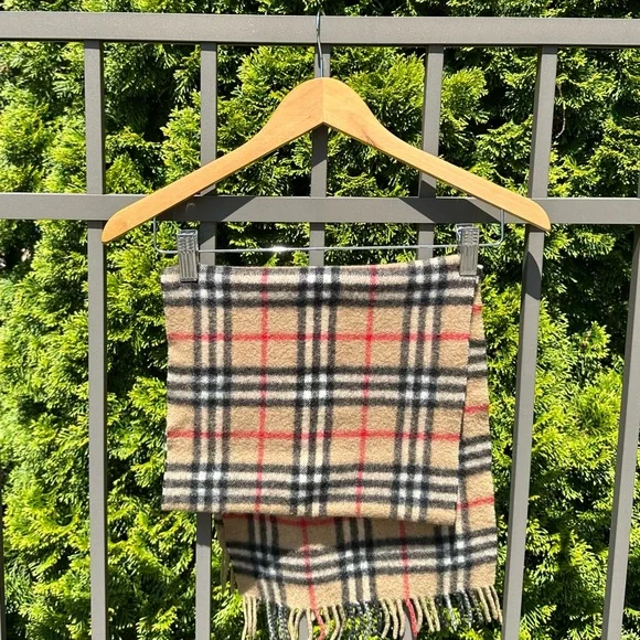 Vintage Burberrys Scarf - Picture 4 of 5